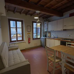 Appartamento Traditional Florentine 1br Close To Piazza Santa Croce, Firenze